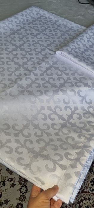 Скатерть новая с орнаментом