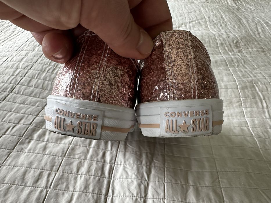 Tenisi converse purtati dar in stare foarte buna 37