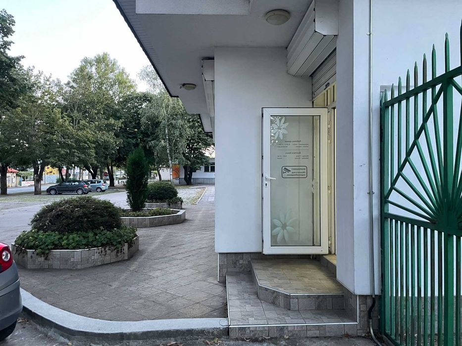 Дава се под наем Офис в Генерал Тошево - 40 кв.м за 204 € - Снимка #2