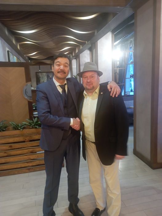 Опытный Ведущий / Тамада. от 2 до 6 часов.