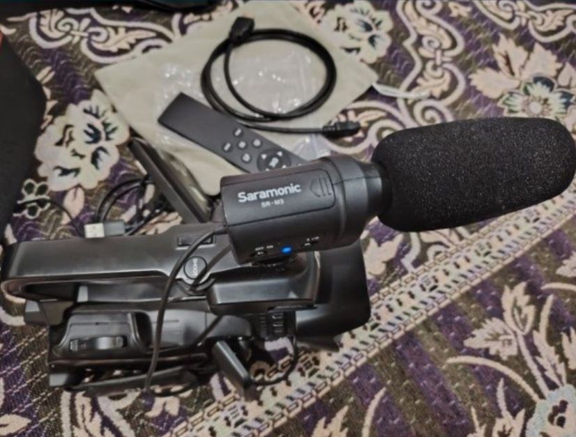Видео камера saramonic
