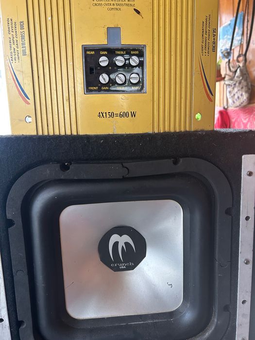 Vând subwoofer și stație