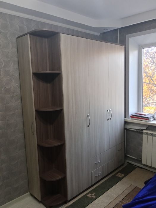 Продам шкаф спальный