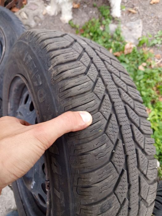 Зимни гуми Semperit и Goodyear