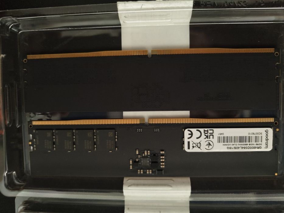 GOODRAM 16GB DDR5 4800MHz CL40 ECC - 2 unitati

    4