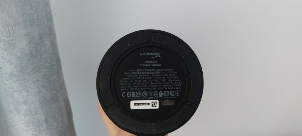 микрофон HyperX QuadCast