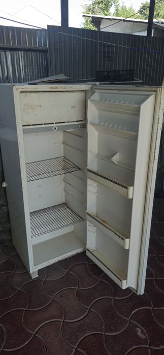 Продам холодильник
