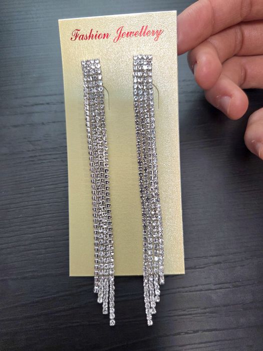 Vând Cercei Lungi Eleganți Noi (11cm lungime)