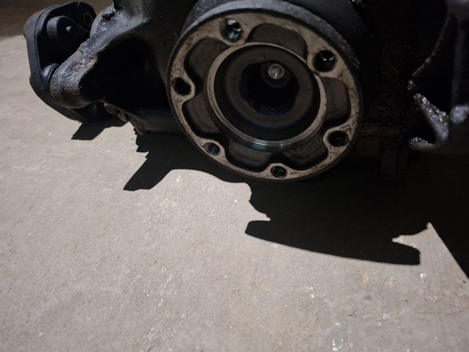 Grup spate raport 3.07 motor N47 20D BMW E90 E91 Cod 7598855 in stare buna de funcționare