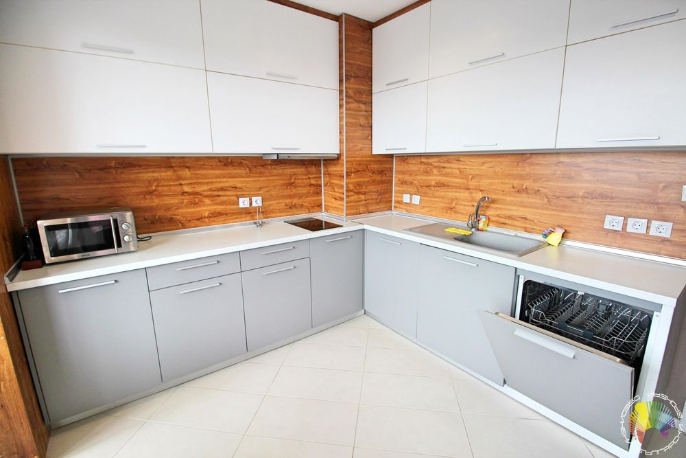 Дава се под наем Тристаен апартамент в Бургас, Братя Миладинови - 100 кв.м за 612 € - Снимка #1