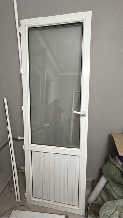 Дверь пластиковый балконный