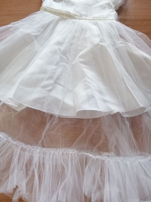 Нарядное платье на девочку