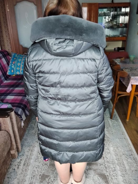 Продам зимний пуховик.