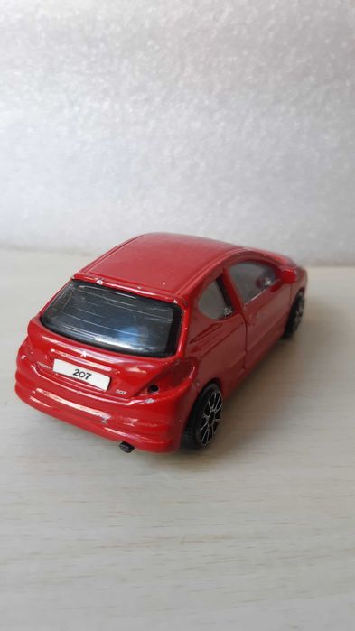 Vând machetă/mașinuță Peugeot 207,lipsa stopuri