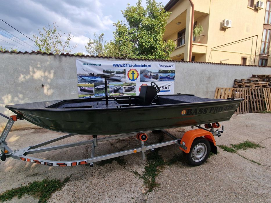 Barca aluminiu Bass PRO 420 spinning
