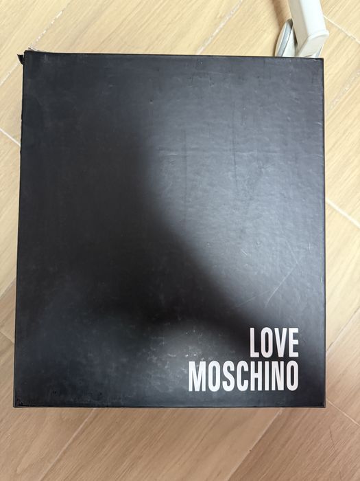 чисто нови, нито веднъж носени, обу