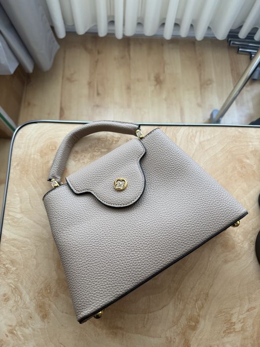 Poșetă Louis Vuitton din piele