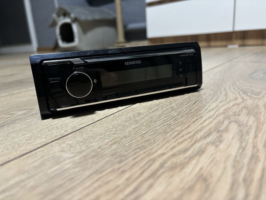 Продам магнитофон Kenwood KMM-BT306