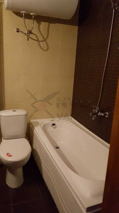 Дава се под наем тристаен апартамент в Св.Св. Константин и Елена! 2472862