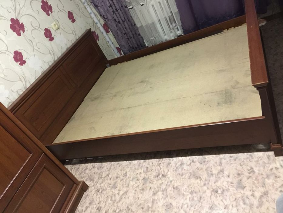 Продам спальный гарнитур