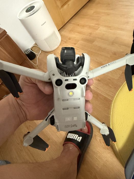 DJI Mini 4 Pro Fly More Combo + DJI RC 2 + 3 baterii + Geantă + Card 256 GB