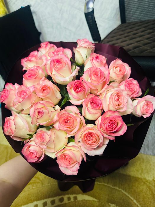 25 штук розовые розы