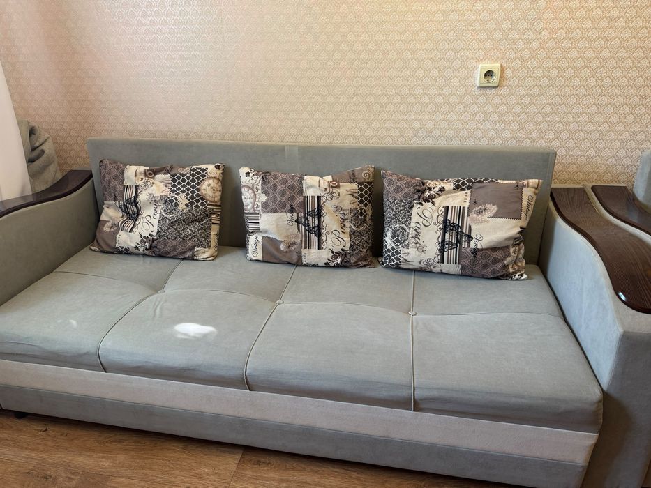 Продам диван с 2 креслами