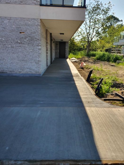 Lucrări cu  excavator , transport agregate , pavaje , betoane, garduri