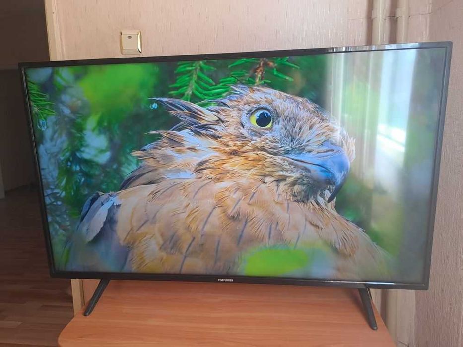 Смарт тв 50 инча телефункен може и бартер за телефон