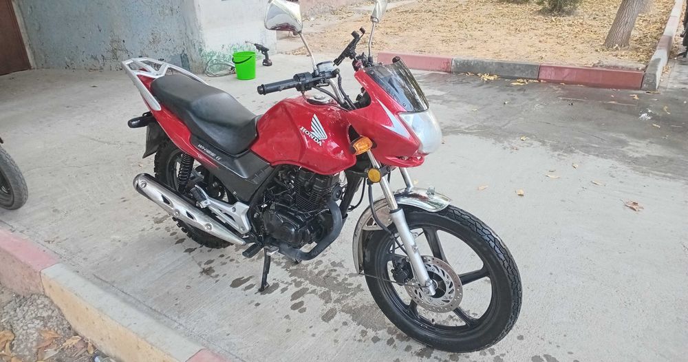 Honda 125cc sotiladi