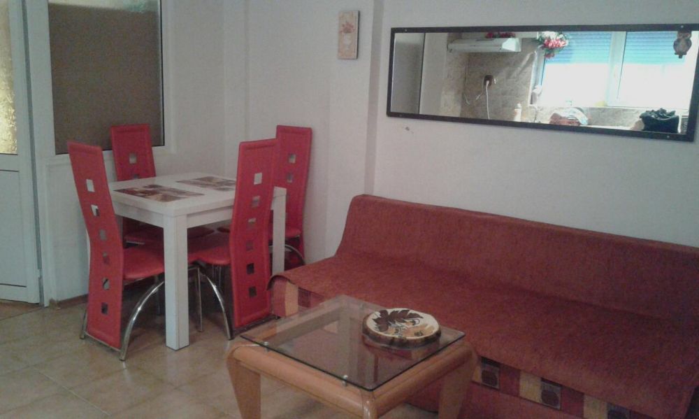 Наемане на двустайна квартира с вана до МОЛ ГАЛЕРИЯ , минимум 2 нощувк