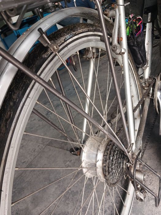 Bicicleta electrica Shimano Nexave 24 viteze si Bicicleta dama cu 7 vi