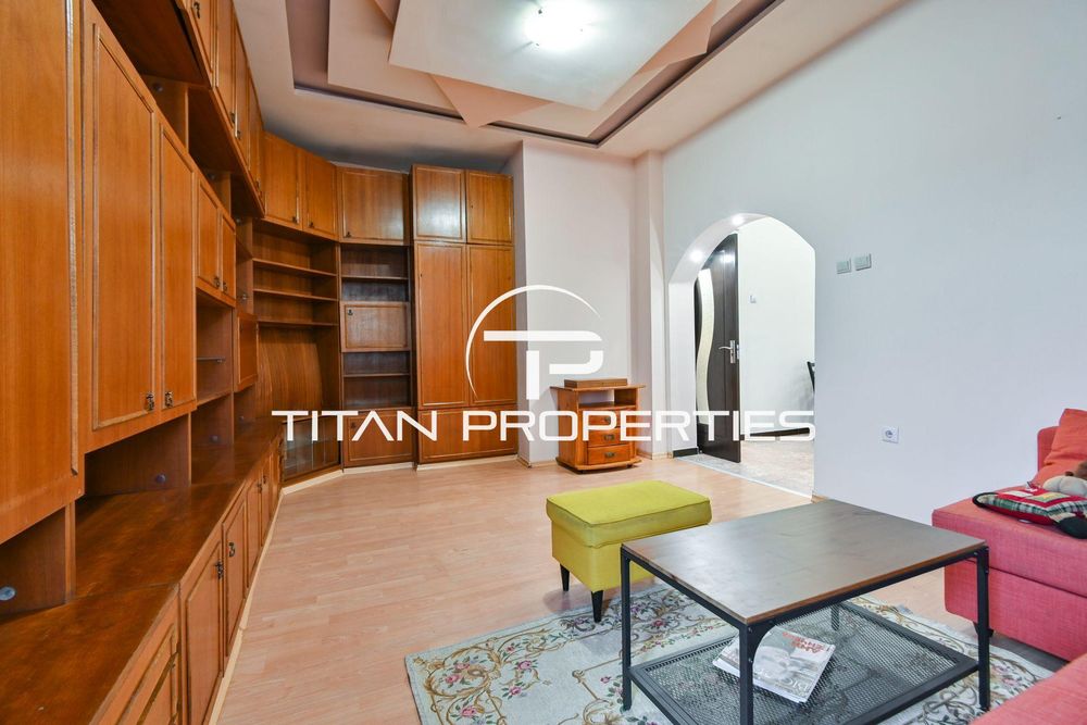 Дава се под наем Двустаен апартамент в София, Център - 65 кв.м за 668.1 € - Снимка #1