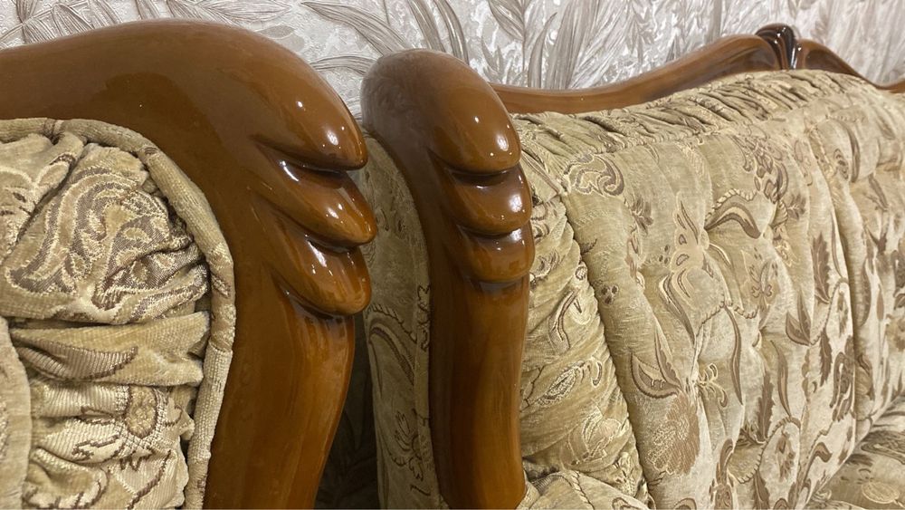 Продам диван в отличном состояние