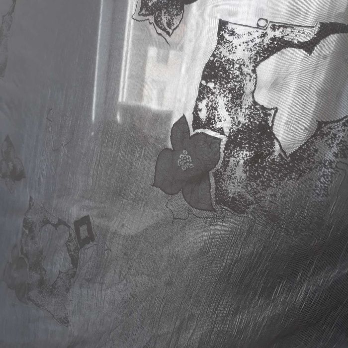 Перде с копринена нишка