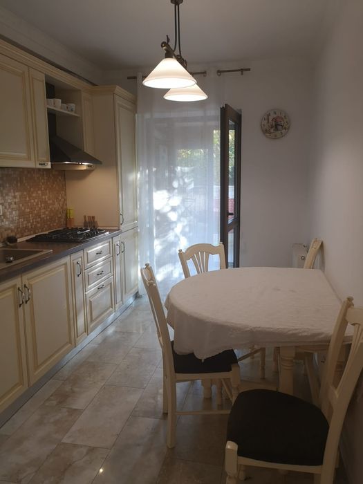 Închiriez apartament ultra central