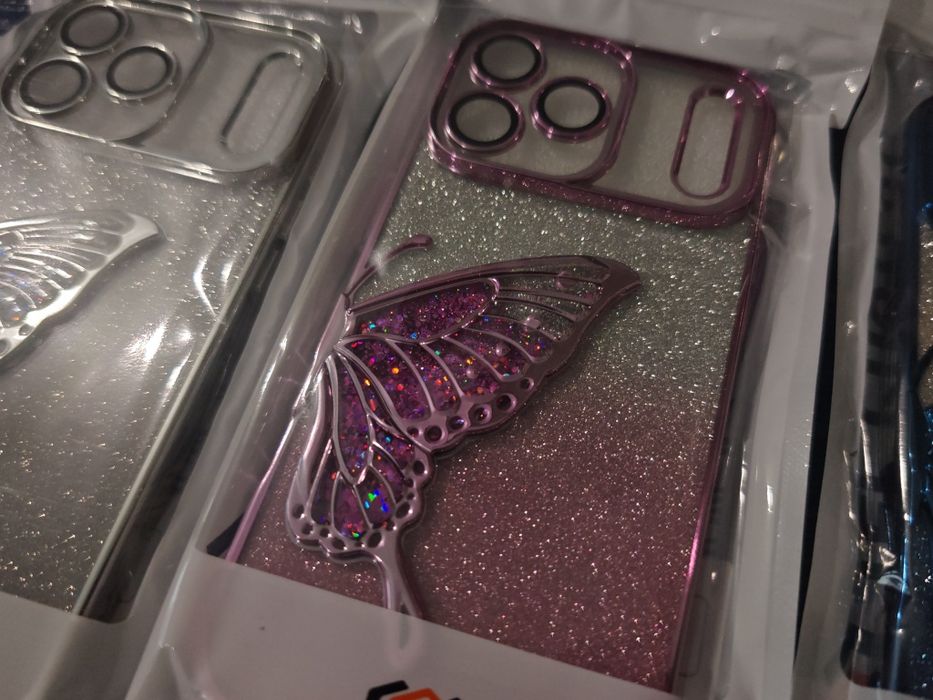 Iphone 17 Pro Max блестящ гръб с пеперуда