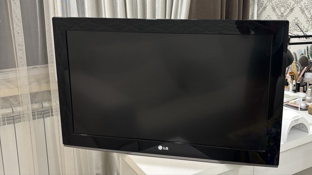 Продам телевизор LG