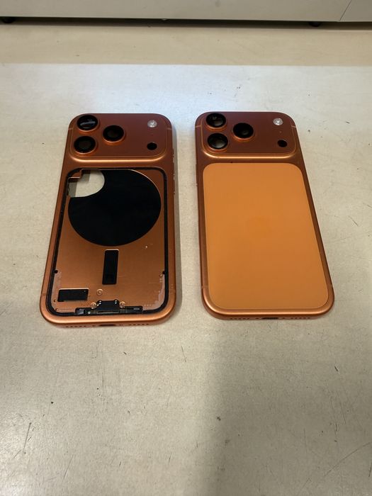 Carcasa originala iphone 17 pro