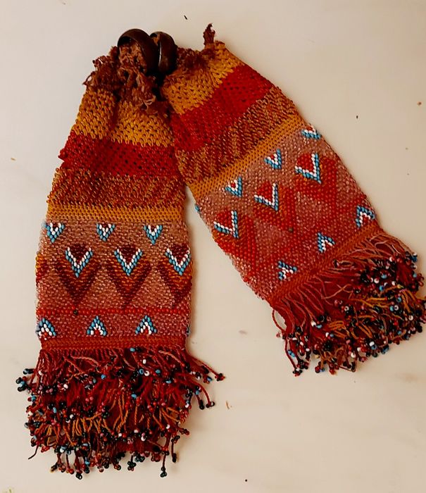 Saculeti de bani lucrati manual tinuti de boieri la brau 180 ani