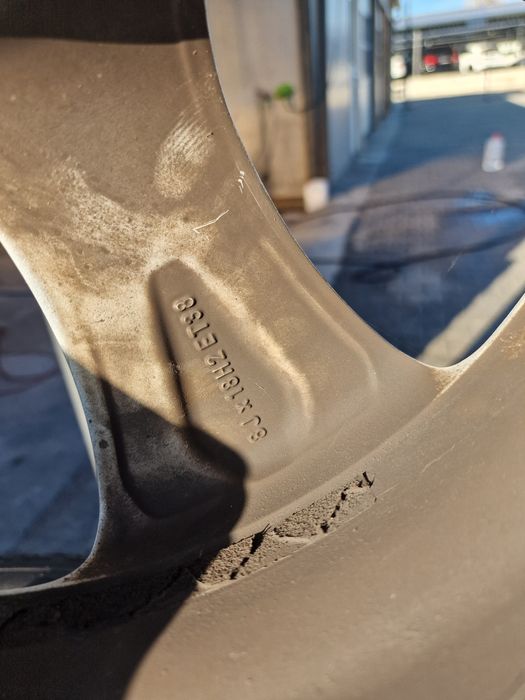 Гуми с Джанти 235/60 R18 Pirelli dot 2017