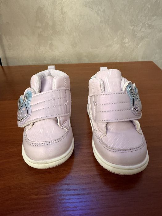 Ботинки / сандалии для девочки 19 р.