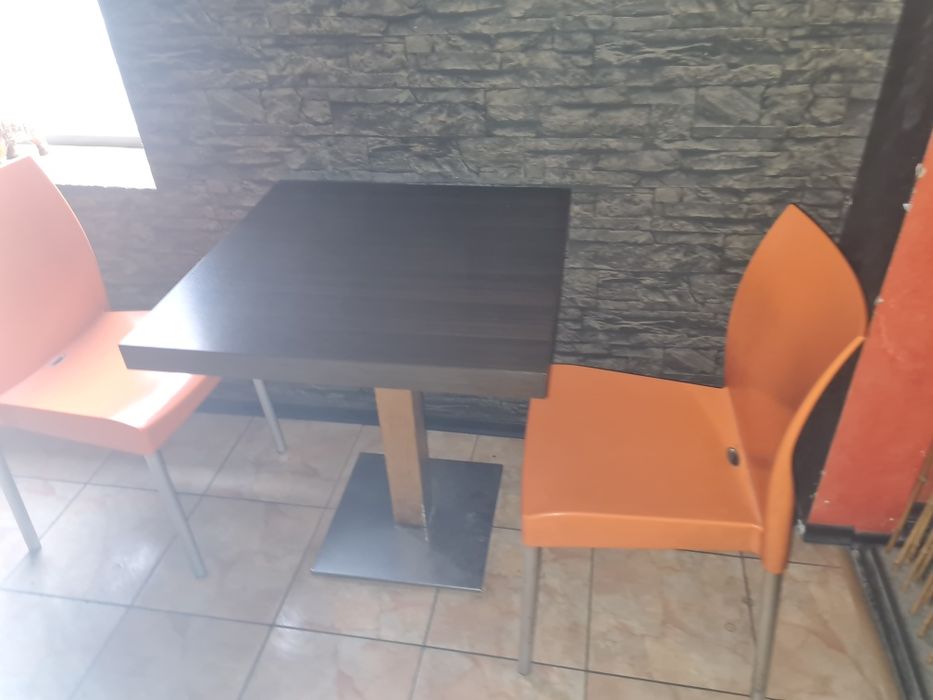 Дивани и маси от заведение