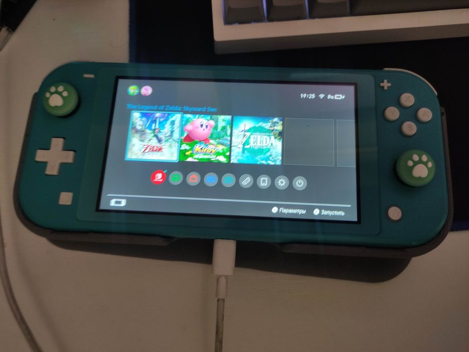 Продается прошитый Switch lite