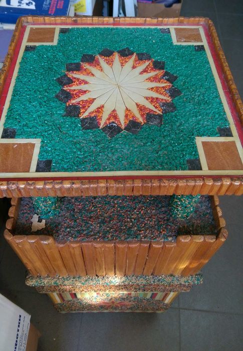 Ориенталска колекционерска масичка от дърво и мозайка