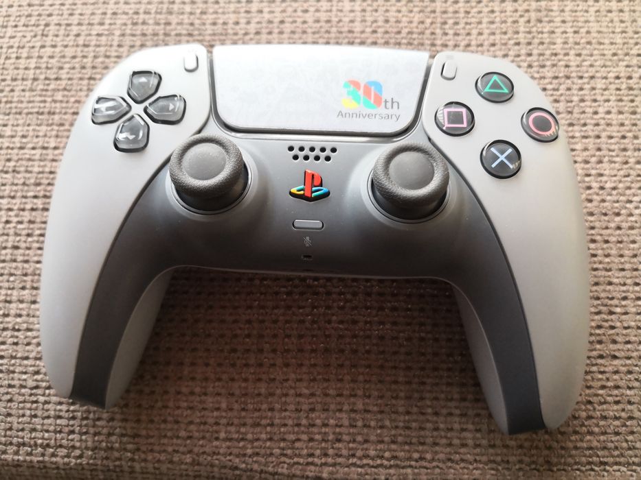 Sony Dualsense 30th Anniversary Limited Edition НОВ С ГАРАНЦИЯ  контролер / джойстик PS5