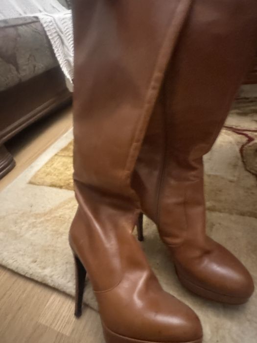 Vand pantofi de calitate, modele deosebite, stare foarte buna