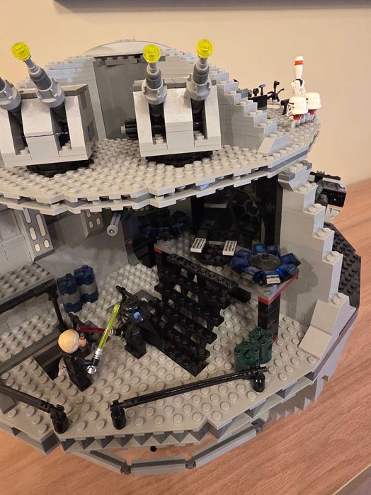 Продавам - Lego Star Wars: Death Star (10188)