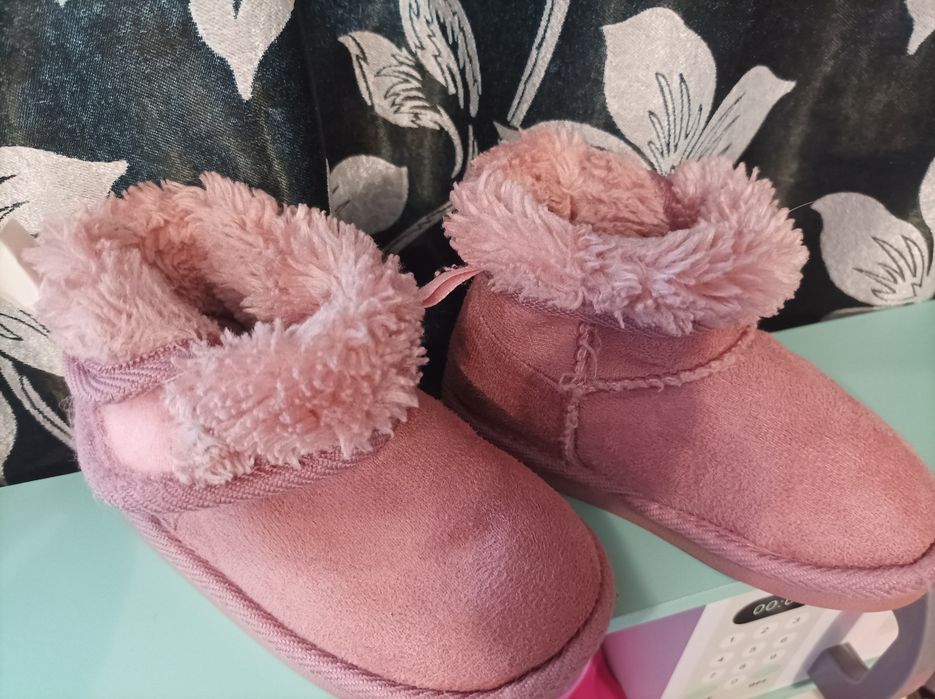 Botoși casa/UGG/cizme măsura 23, 13.5 cm interiot