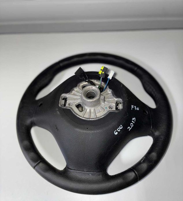 Volan BMW Seria 3 F30 2013 cu airbag – original